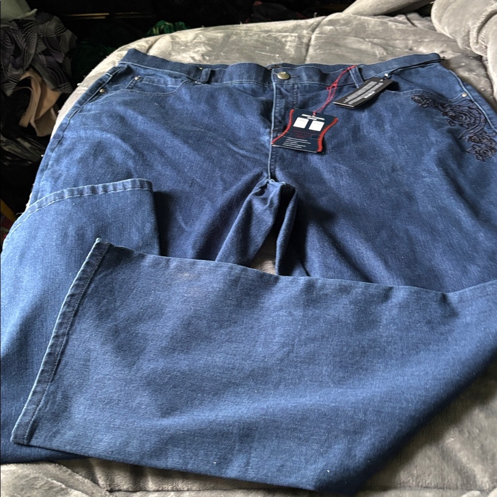 Simon Chang Denim Petite Tummy Control Jeans. 
Ultra Stretch!  Size 20.  NWT!